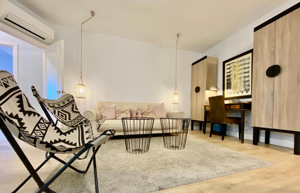 Charming La Casa De La Castellana Apartment Madrid Bagian luar foto